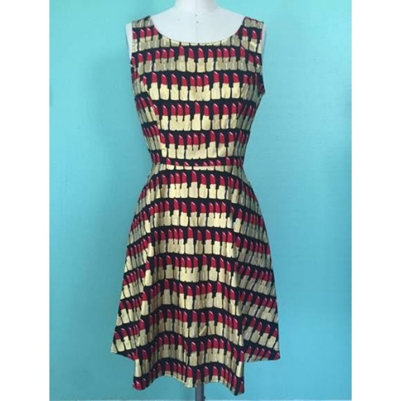 Beautiful rich Gold and Red Lipstick dress - Picture 2 of 2